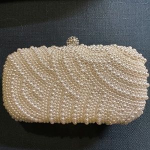 White Pearl wedding clutch